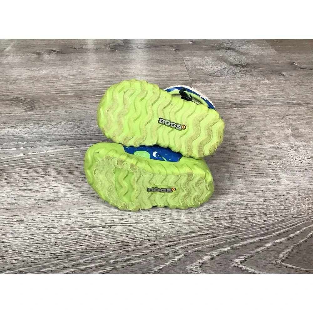 BOGS B-moc Baby Size 6 Winter Boots Blue Multi Space Snow Boots Infant Pull On